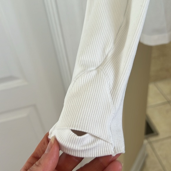 Like New! Lululemon swiftly tech - Picture 3 of 5